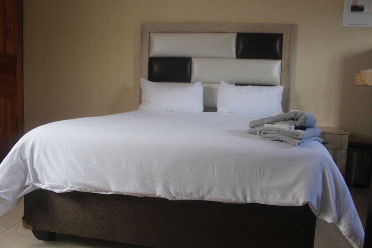Mbopha Guest House Ulundi Bagian luar foto