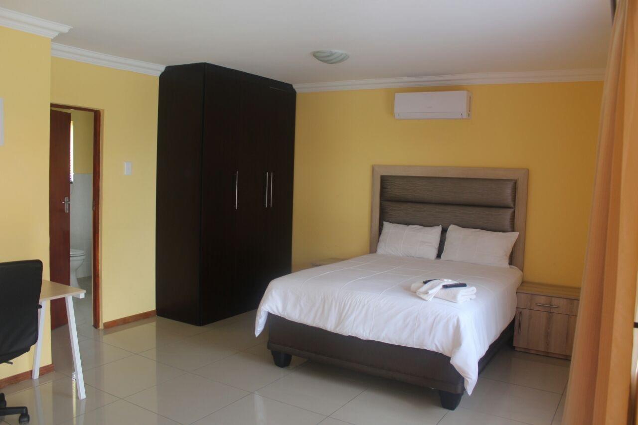 Mbopha Guest House Ulundi Bagian luar foto