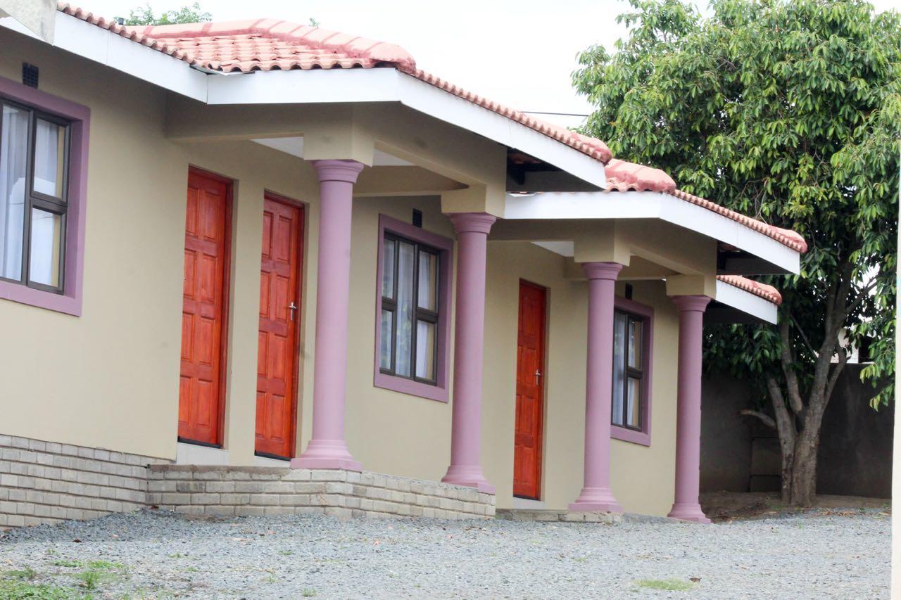 Mbopha Guest House Ulundi Bagian luar foto